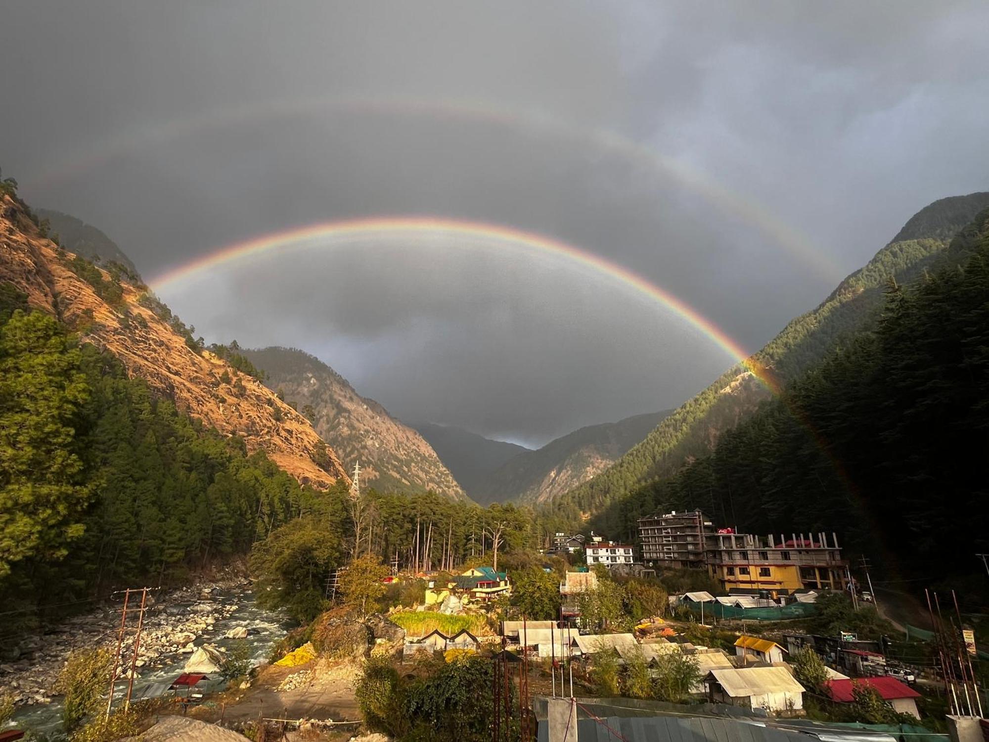 Hotel Mid Orchard Kasol L River Side -Pure Veg Hotel Eksteriør bilde